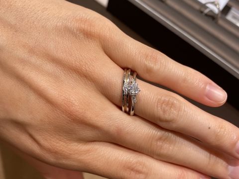 【アイプリモ(I-PRIMO)の口コミ】 ミル打ちが可愛いデザインです。よく見るとミルがハートになっていて、二…