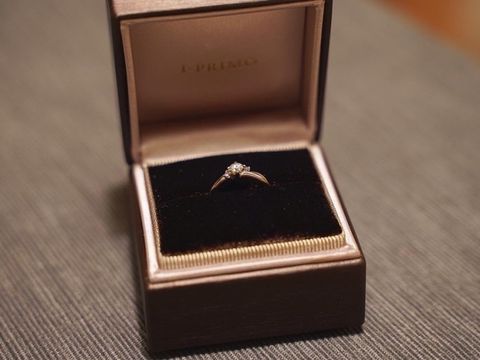 【アイプリモ(I-PRIMO)の口コミ】 重ね着けしても婚約指輪がメインとなるような指輪を探していました♡
また…