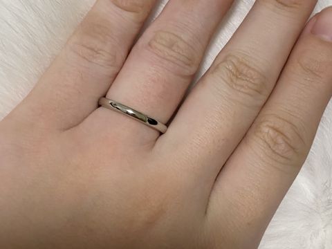 【ラザール ダイヤモンド(LAZARE DIAMOND)の口コミ】 結婚指輪はずっと付けておきたいので、シンプルなものがいいと思っていま…