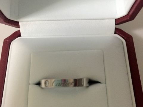 【カルティエ(Cartier)の口コミ】 婚約指輪と同じティファニーで揃えようかとも考えたが、ティファニーより…