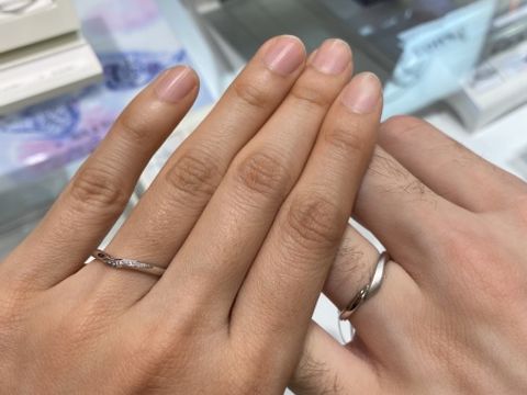 【CAFERING(カフェリング)の口コミ】 流線型で遊び心もあり、それでいて丸みがあって落ち着きがある感じです。…