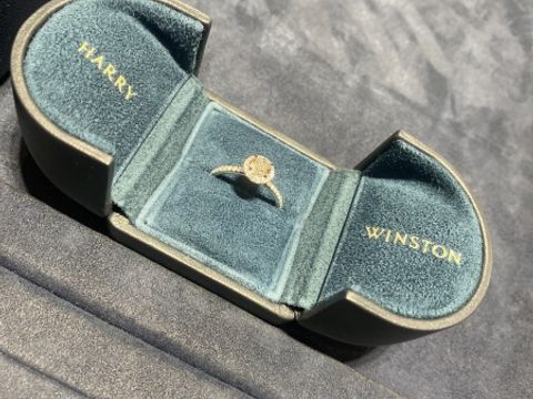 【ハリー・ウィンストン(Harry Winston)の口コミ】 さまざまなブランドを見ましたが、ダイヤの輝きが格別で、後悔のないよう…