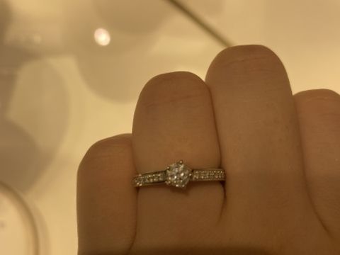 【ショーメ(CHAUMET)の口コミ】 デザインはシンプルですが、ダイヤの高さもあまりないので日常に使いやす…