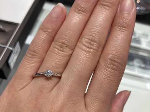 【アイプリモ(I-PRIMO)の口コミ】 王道のデザインを試着してみたかったから。あまりギラギラせず、且つ地味…