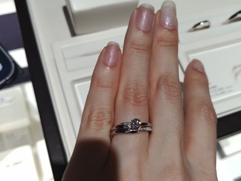 【俄(にわか)の口コミ】 婚約指輪と結婚指輪、一つずつでもデザイン性があり素敵だが、NIWAKAのこ…
