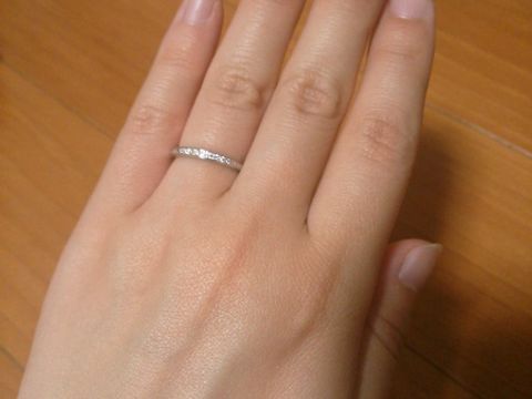 【エクセルコダイヤモンド(EXELCO DIAMOND)の口コミ】 指輪の決め手はデザインです！！欲しかったデザインはダイヤモンドが一列…