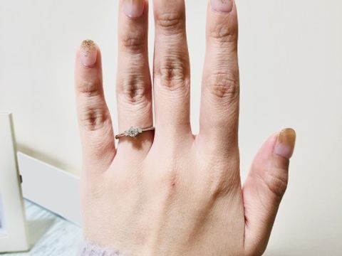 【TRECENTI(トレセンテ)の口コミ】 指輪のデザインも豊富で、メイン石の脇が細くなっており、指が華奢に見え…