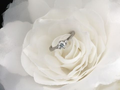 【4℃ BRIDAL(ヨンドシーブライダル)の口コミ】 もともと4℃が好きだったのでこちらで購入しようと思っていました。ハイブ…