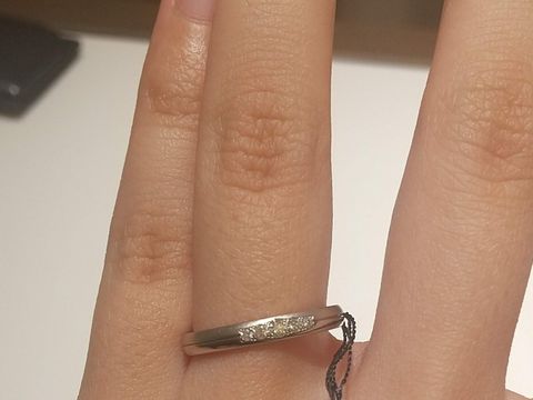 【ラザール ダイヤモンド(LAZARE DIAMOND)の口コミ】 デザインが他ではあまりないような、艶消しと艶ありを両方楽しめる点がい…