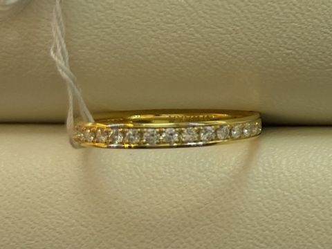 【俄(にわか)の口コミ】 エタニティリングを探しており、幅、色など種類がたくさんありました。
い…