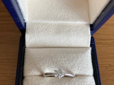 【アイプリモ(I-PRIMO)の口コミ】 ごちゃごちゃしたり、可愛すぎるデザインは好まないので、シンプルなデザ…