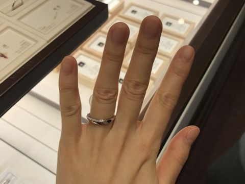 【俄(にわか)の口コミ】 プラチナでダイヤ入りを探していました。種類が沢山あります。事前にホー…