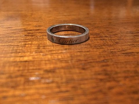 【カルティエ(Cartier)の口コミ】 ・シンプルで飽きのこないデザイン
・ダイヤモンド
・プラチナ or イエロ…