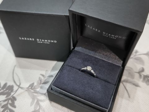 【ラザール ダイヤモンド(LAZARE DIAMOND)の口コミ】 8つの中から悩んでアンブローズに決めました。
つけ心地、見た目が自分こ…