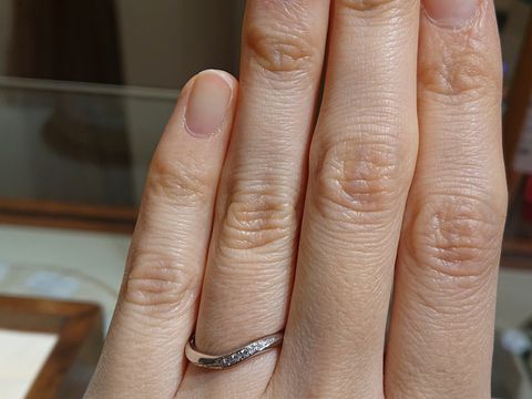 【TRECENTI(トレセンテ)の口コミ】 ストレートタイプの指輪です。シンプルなデザインで、飽きがこないデザイ…