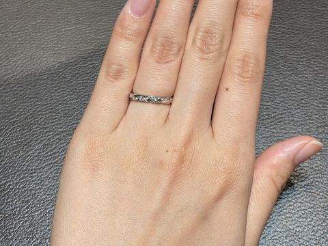 【ショーメ(CHAUMET)の口コミ】 婚約指輪を同じくショーメのリアンダムールをいただいていたので、結婚指…