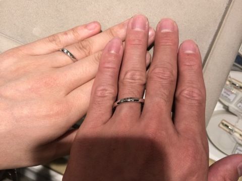 【WATANABE / 卸商社直営　渡辺の口コミ】 指輪のデザインや素材に関しては自分達の好みの物だと思いました。
また価…