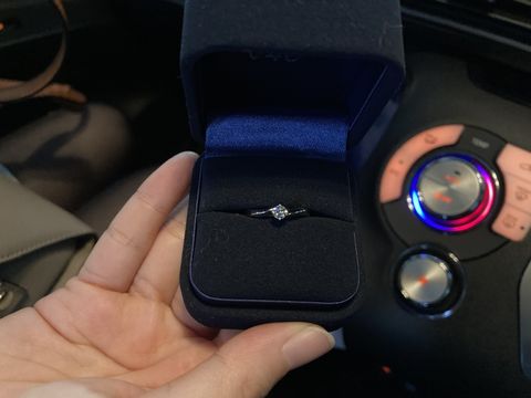 【4℃ BRIDAL(ヨンドシーブライダル)の口コミ】 デザインがシンプルで可愛く、形が&infin;のようになっており、「永遠の愛…