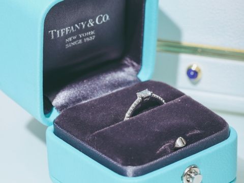 【ティファニー(Tiffany & Co.)の口コミ】 普段使いしたかったので爪や石座が低いデザイン、結婚指輪と重ね付けしや…