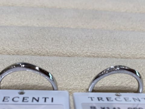 【TRECENTI(トレセンテ)の口コミ】 レディース&rarr;ストレートだけど、ダイヤモンドがウェーブ上に入ってい…