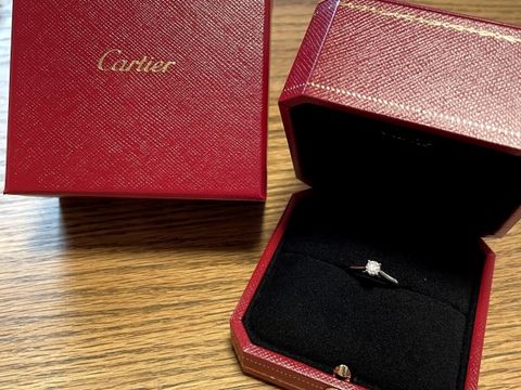 【カルティエ(Cartier)の口コミ】 誰もが知っている高級なブランドのため、安心感がありました。
また、丁寧…