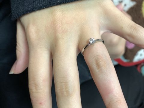 【アイプリモ(I-PRIMO)の口コミ】 指輪のデザインはとても良く、ダイヤモンドがキレイに輝いていています。…