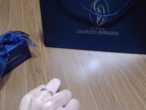 【銀座ダイヤモンドシライシの口コミ】 結婚指輪は普段使いするので、シンプルなものを探していました。実際に購…