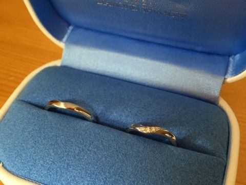 【銀座ダイヤモンドシライシの口コミ】 たくさん試着した中で、ペア感があったのと、細身でカーブがあり、指が長…