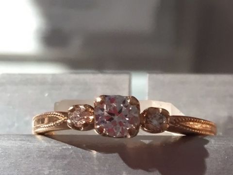 【AFFLUX(アフラックス)の口コミ】 とにかく、めちゃくちゃカワイイやん！！っていうのが第１印象。
他のお店…