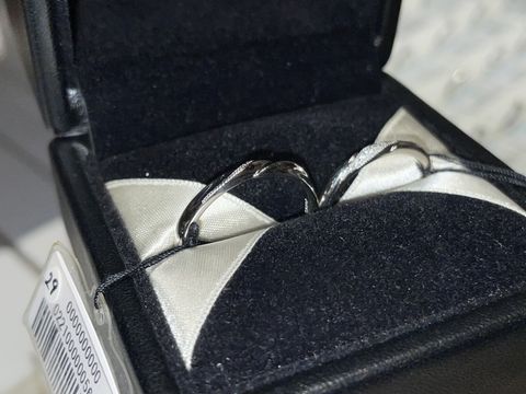 【エクセルコダイヤモンド(EXELCO DIAMOND)の口コミ】 あまりつけたり外したりしたくなかったので、引っ掛かりが少ないものを探…