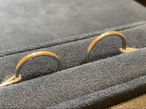 【4℃ BRIDAL(ヨンドシーブライダル)の口コミ】 指輪のデザインは、プラチナ950で、ストレートタイプです。
新婦用には、…