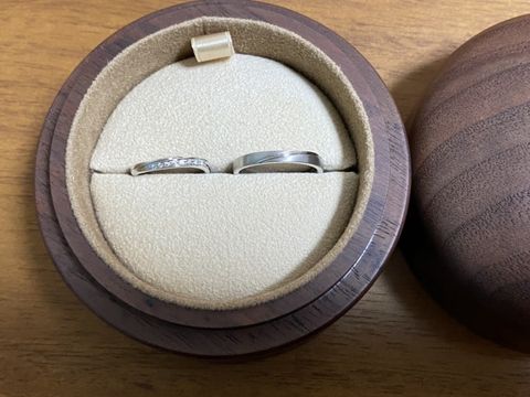 【COLANY(コラニー)の口コミ】 婚約指輪がコラニーだったので、同じブランドに合わせました。婚約指輪と…