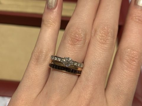 【ショパール(Chopard)の口コミ】 アイスキューブ型のデザインが珍しくてとても可愛かったです。
デザイン性…