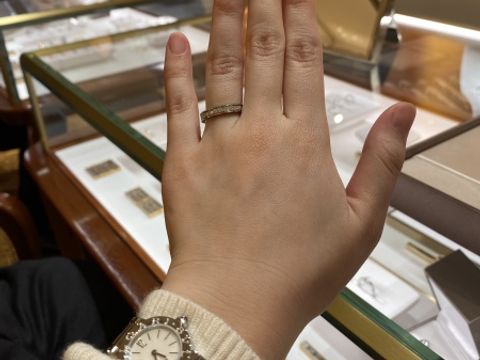 【ブルガリ(BVLGARI)の口コミ】 大きいダイヤなのにお値段はそんなに高くなかったと思います。一般的によ…