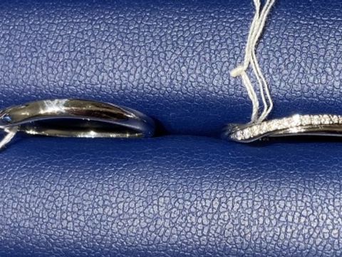 【銀座ダイヤモンドシライシの口コミ】 ウェーブデザイン、ダイヤモンドありでふっくらした指でもきれいに見せて…