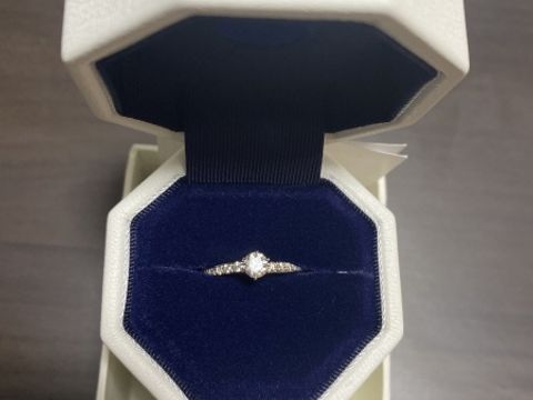 【銀座ダイヤモンドシライシの口コミ】 結婚指輪と重ね付けをしたときに違和感がないものがほしくて、探しました…