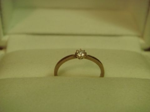 【AHKAH(アーカー)の口コミ】 シンプルで品がよく、華奢なデザインが気に入りました。ダイヤがあまり大…