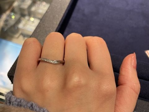 【BIJOUPIKO(ビジュピコ)の口コミ】 王道のプラチナ、ダイヤモンド付きの指輪ですが、細部までこだわって作ら…