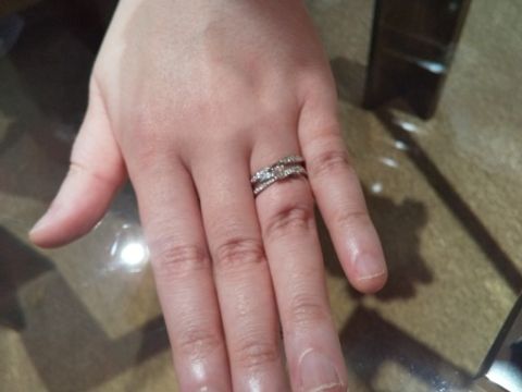 【シャネル(CHANEL)の口コミ】 プラチナ製、リボンの形が可愛らしくて一目惚れした婚約指輪です。最初は…