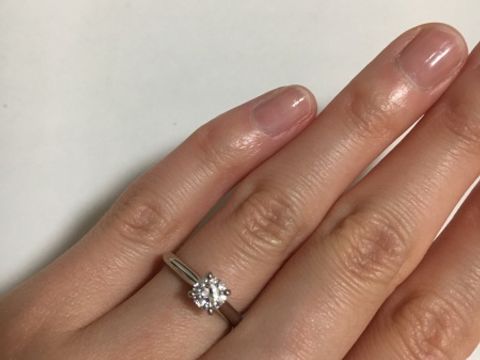 【カルティエ(Cartier)の口コミ】 王道の婚約指輪のデザインでありながら、長く使えると言われたのが購入の…
