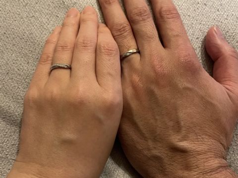 【エクセルコダイヤモンド(EXELCO DIAMOND)の口コミ】 ストレートで細身、ダイヤモンドが多くついたおり上側から見ても下側から…