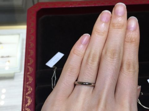【カルティエ(Cartier)の口コミ】 デザインはいたってシンプルでしたが、プラチナの輝きが際立っていて素敵…