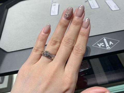 【ヴァン クリーフ＆アーペル(Van Cleef & Arpels)の口コミ】 結婚指輪のエステルはヴァンクリーフにしか無いデザインで、ファッション…