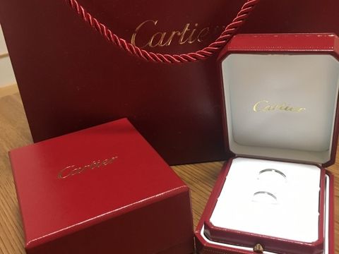 【カルティエ(Cartier)の口コミ】 カルティエの結婚指輪をつけることに以前から憧れがありました。カルティ…