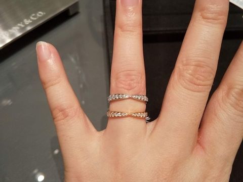 【ティファニー(Tiffany & Co.)の口コミ】 ハーモニーは定番の型で、指にも馴染んでとても可愛い印象でした。ずっと…