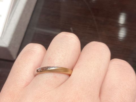 【ケイウノ ブライダル(K.UNO BRIDAL)の口コミ】 プラチナとイエローゴールドの2色が合わさった指輪です。
商品ラインナッ…