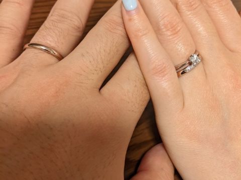 【アイプリモ(I-PRIMO)の口コミ】 プラチナやイエローゴールド以外の肌なじみのいい色を探していました。ピ…