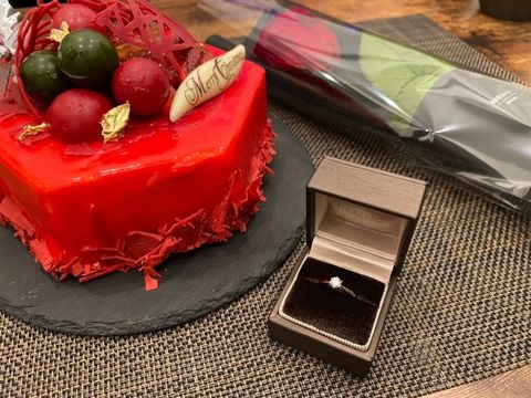 【アイプリモ(I-PRIMO)の口コミ】 シンプルなのにダイヤモンドの輝きが素敵でどんな服にも合わせやすいとこ…