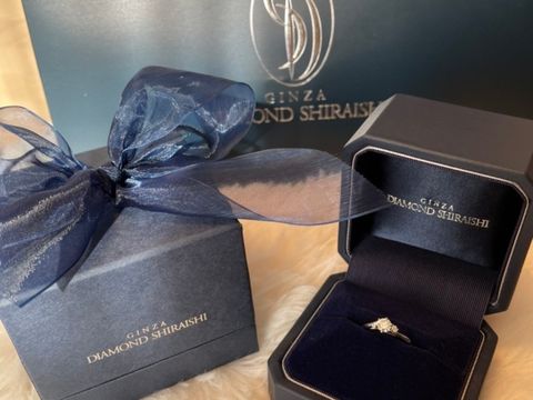 【銀座ダイヤモンドシライシの口コミ】 着け心地がよく、真上からはもちろんのこと横から見ても素敵なデザインで…