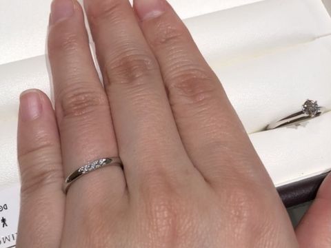 【MIKIMOTO(ミキモト)の口コミ】 色々なお店を回って結婚指輪を探していたのですがミキモトの指輪を着けて…